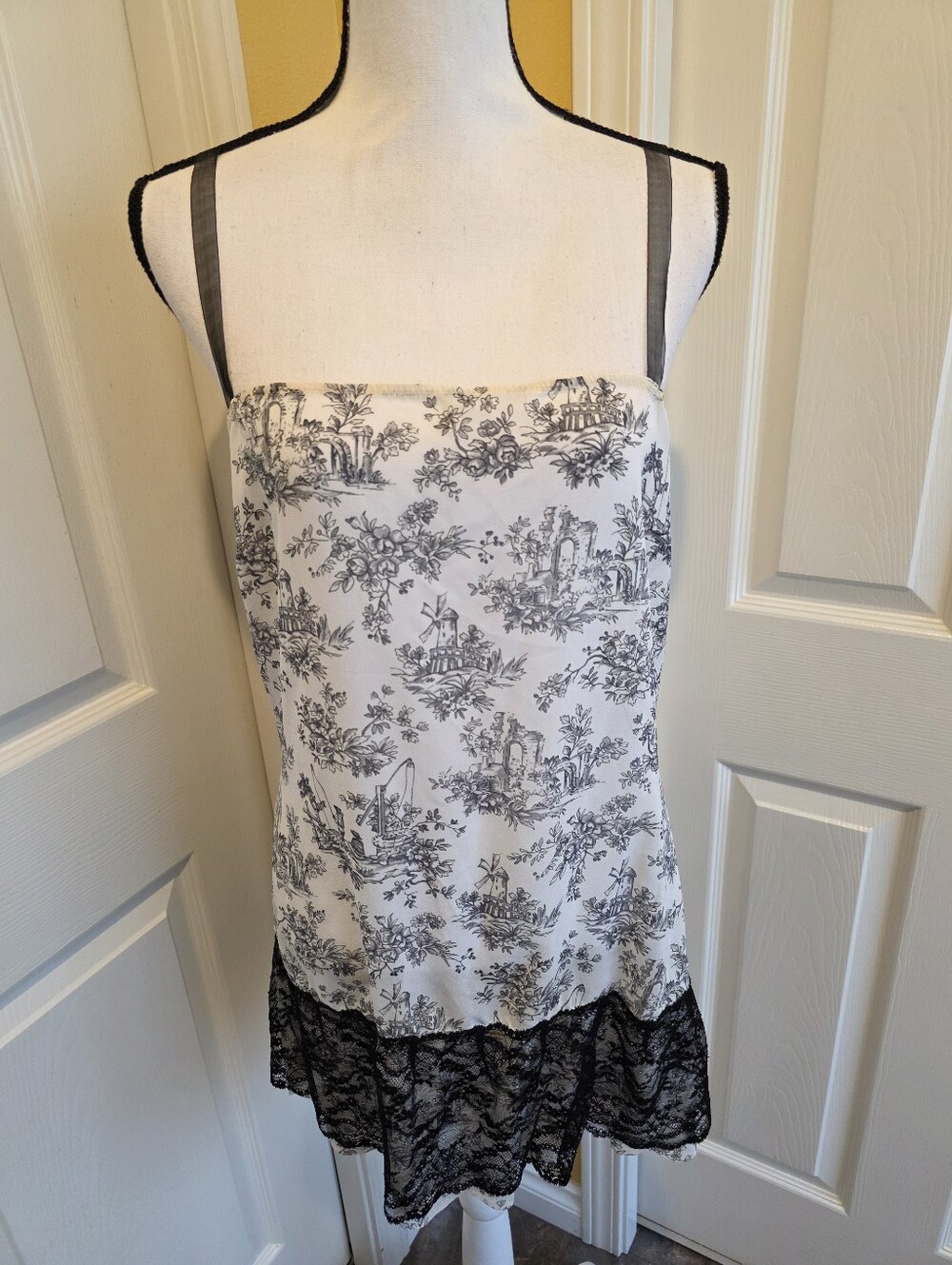 CHIARUGI ITALIAN FLORAL SLIP DRESS, SIZE L